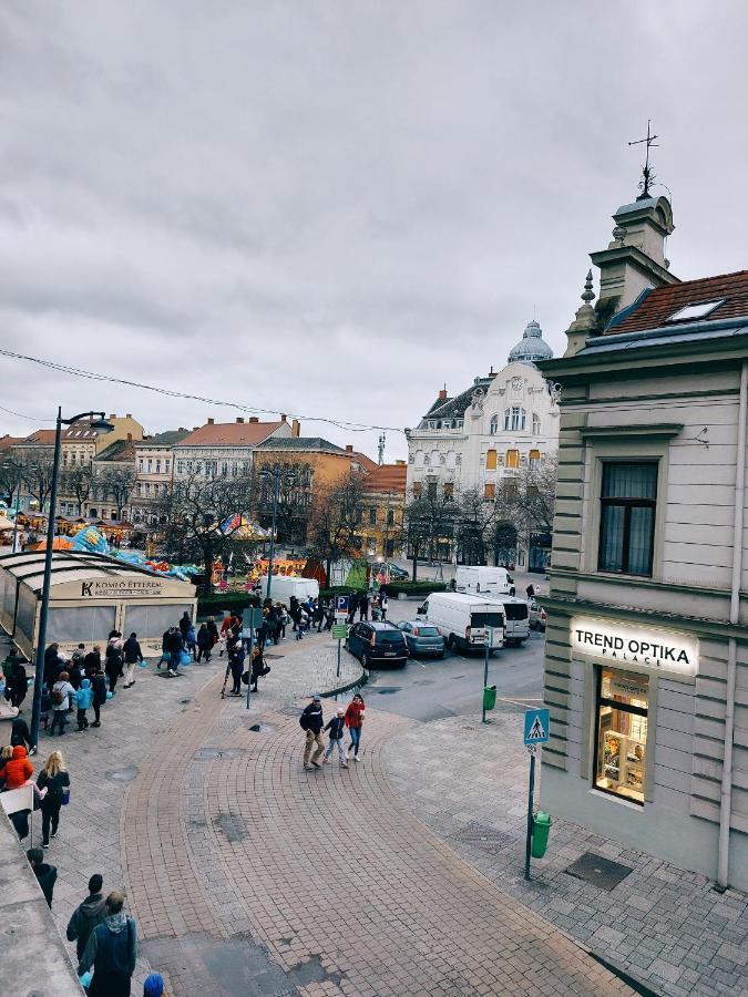 Square 16 Apartman - Absolutely Central Location With Self Check In Szombathely Exteriör bild