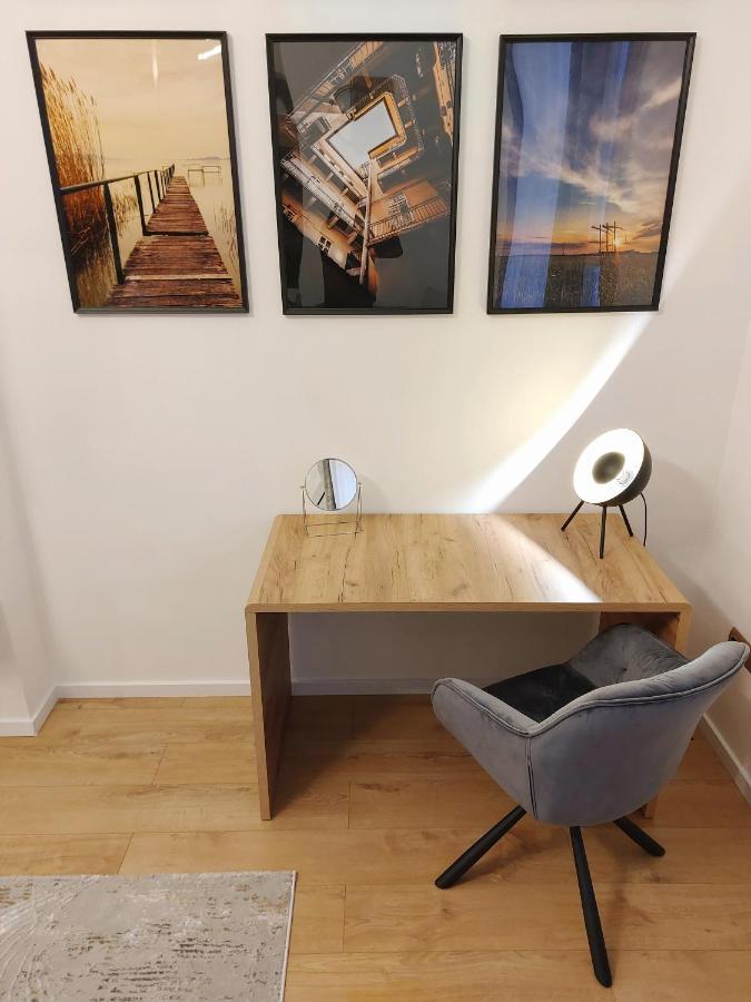 Square 16 Apartman - Absolutely Central Location With Self Check In Szombathely Exteriör bild