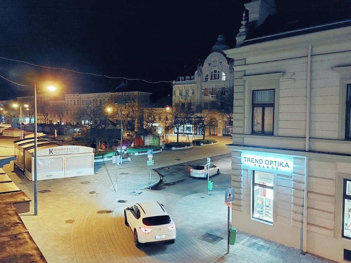 Square 16 Apartman - Absolutely Central Location With Self Check In Szombathely Exteriör bild